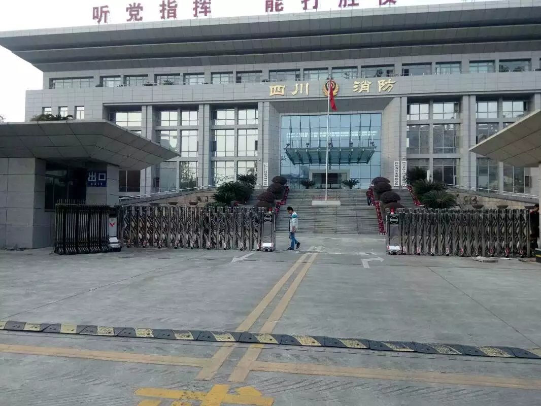 惠民县惠民县四川消防总队伸缩门